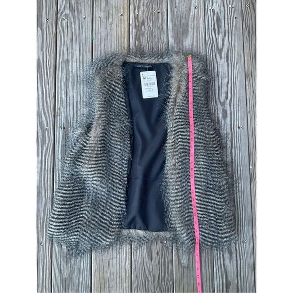 CMNC Woman (Zara) NWT Fur Fuzzy Neutral Browns Vest Size Medium, MSRP $98 - Picture 6 of 6